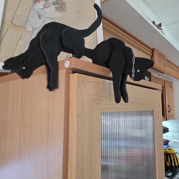 Black Cat Shelf Decor Hand Made 4x7in - Picture 3 of 3